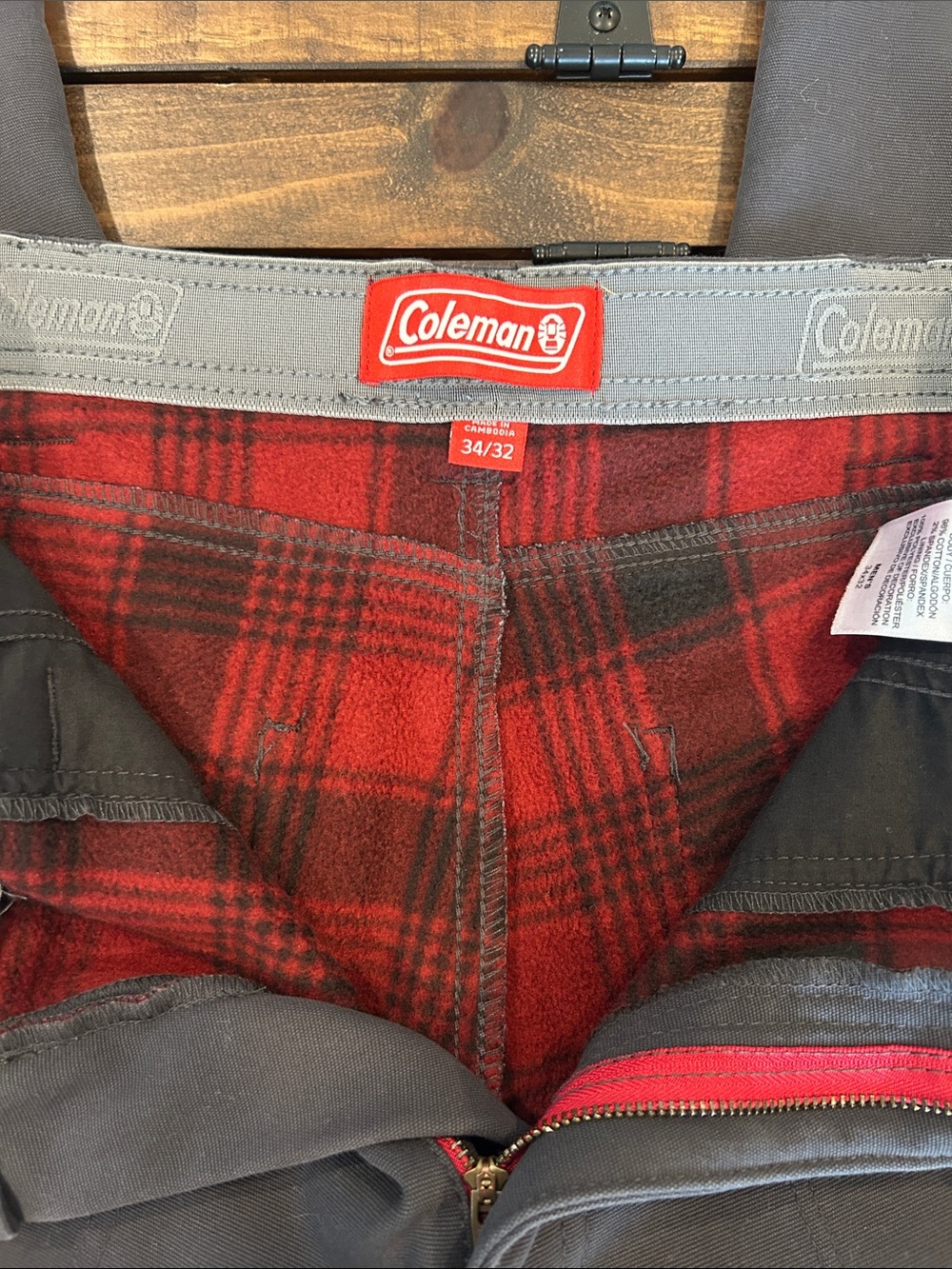 Coleman 34x32 Navy Cargo Pants with Red Plaid Lining - Picture 5 of 6